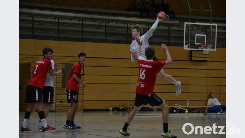 Ansgar Haubold beim Wurf. Die neuformierte A-Jugend aus Sulzbach und Bayreuth spielt in der Qualifikationsrunde zur Bundesliga am Samstag beim TSV Herrsching. Bild: Christian Weigl/exb