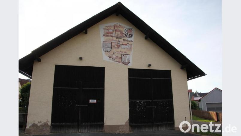 Die Planungen für Mährings altes Feuerwehrhaus sollen vorangetrieben und die Einleitung eröffnet werden. Das Gebäude soll saniert werden, zudem ist ein Anbau für die Vereine geplant. Bild: kro