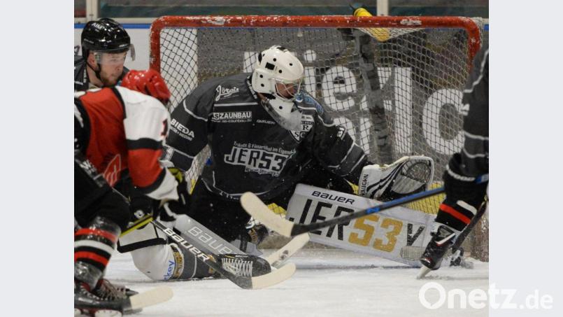 Oliver Engmann bleibt ein Löwe. Der Torhüter verlängerte seinen Vertrag beim ERSC Amberg.. Archivbild: Andreas Brückmann