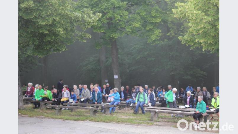 Bestes Wallfahrerwetter hatten die Schnaittenbacher heuer erwischt, die ihre Tradition der Wallfahrt zum Mariahilfberg in der Bergfestwoche fortsetzten. Bild: ads