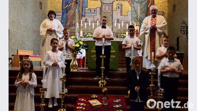 Acht Kinder feierten in der Herz-Jesu-Kirche Erstkommunion. Bild: Kunz