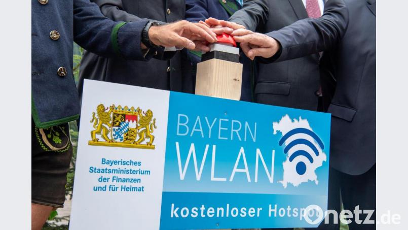 Der Freistaat baut sein kommunales BayernWLAN-Netz aus. In Regensburg ist am Wochenende das 1000. Teilprojekt in Betrieb genommen worden. Archivbild: Peter Kneffel/dpa
