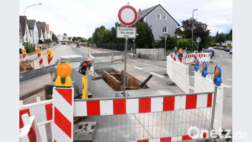 Stadtauswärts wird die Mooslohstraße mit der Einmündung zum Merklsteig bis auf Höhe Prößlstraße komplett gesperrt. Bild: Gabi Schönberger
