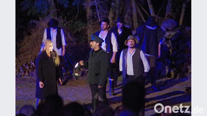 Die Pascher sind zurück im Grenzwald am Eulenberg. Von 6. bis 8. August wird das Freilichtspiel - nach einjähriger Corona-Zwangspause - wieder gezeigt. Bild: mmj