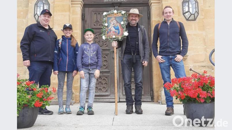 Die kleine Wallfahrtsgruppe 2021 der Pfarrei Großschönbrunn (von links): Matthias Lederer, Sophie Lederer, Sebastian Lederer, Richard Siegler und Barnabas Siegler. Bild: jud