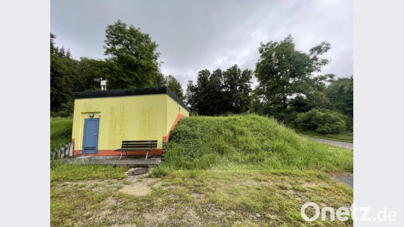 Am Fuße des Ossingers auf Höhe der Ortschaft Pruppach liegt einer der Wasserhochbehälter der Gemeinde Hirschbach. Bild: lei