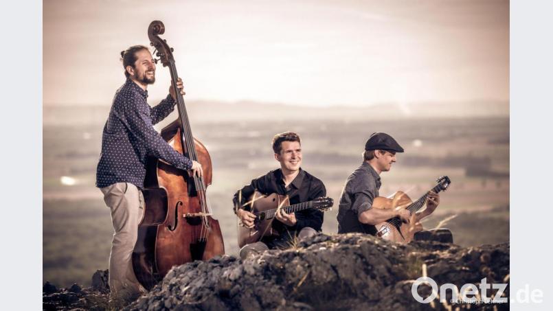 Das Diknu-Schneeberger-Trio bereichert am Sonntag, 11. Juli, den Kultur-Sommer in Sulzbach-Rosenberg mit Gypsy-Jazz. Bild: Christoph Lehner
