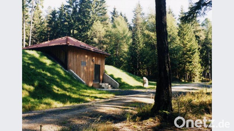 Bei Schwarzenreuth ist 1998 ein neuer Hochbehälter gebaut worden. Bild: br