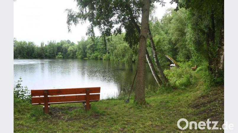 Am Montag zeugte nichts mehr von dem dramatischen EInsatz am Schwarzen Weiher bei Mantel. Bild: Gabi Schönberger
