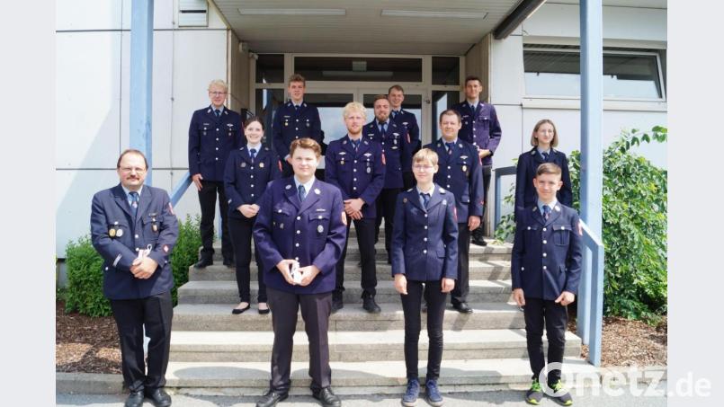 Die beförderten und geehrten Feuerwehrleute engagieren sich weiterhin für ihre Wehr. Bild: du