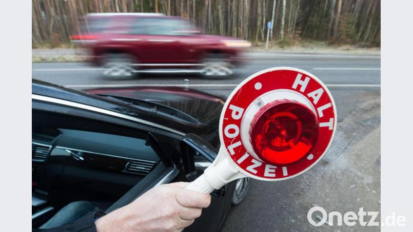 Eine Polizeikontrolle wurde einem Mann in Weiden zum Verhängnis. Symbolbild: Armin Weigel/dpa
