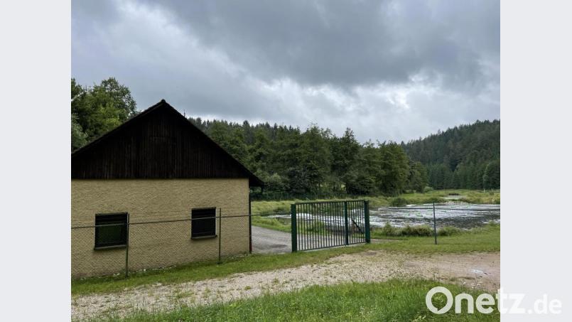 Neben der Kreisstraße AS 6 von Eschenfelden in Richtung Achtel, kurz vor der „Bettlküche“, liegt rechterhand die Kläranlage Eschenfelden. Bild: lei