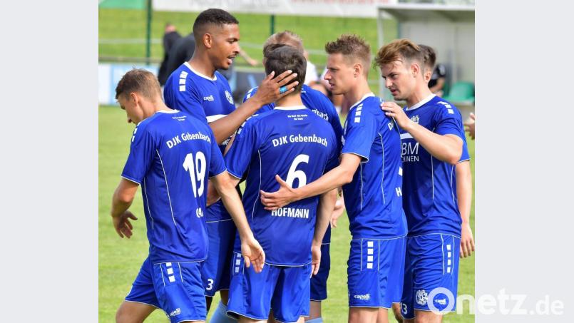 Die Spieler der DJK Gebenbach freuen sich über den Turniersieg. Bild: zg