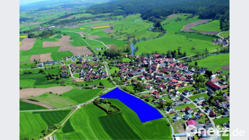 In Altendorf soll ein neues Baugebiet &quot;Wiegenäcker&quot; (blau markiert) ausgewiesen werden. Luftbild und Bildmontage: akp