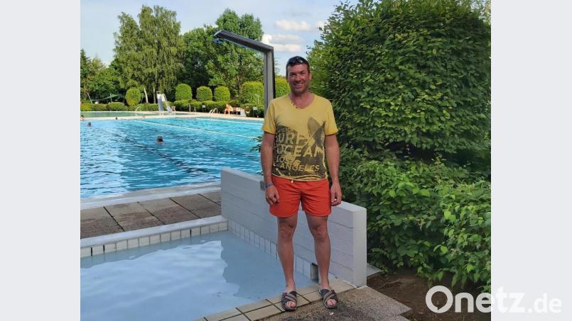 Dass Helmut Graf auch nach der Corona-Trainingspause noch sehr fit ist, hat er im Illschwanger Freibad bewiesen - er setzte seine &quot;verrückte Idee&quot; erfolgreich um. Bild: ASV Schwend/exb