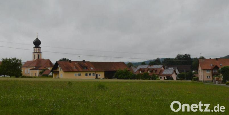 Blick auf Muschenried, das im nächsten Jahr auf 750 Jahre zurückblickt. Der Festausschuss hat nun einstimmig bekräftigt, dass die Planungen weitergehen. Bild: bej