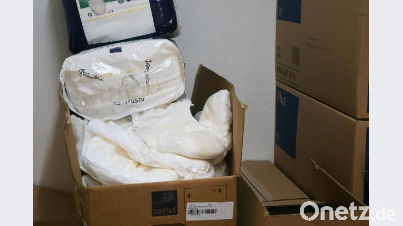Wer pflegebedürftige Angehörige hat, die Windeln tragen müssen, merkt schnell, wieviel Platz sie brauchen und wie schnell sie die Mülltonne füllen. Neustadt unterstützt diese Bürger jetzt mit kostenlosen Müllsäcken. Bild: Gabi Schönberger