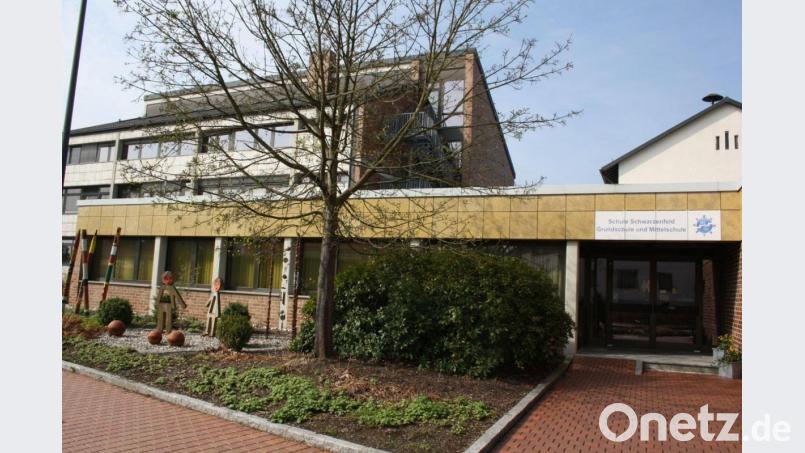 Die Erneuerung der Innenbeleuchtung im C-Bau der Grund- und Mittelschule Schwarzenfeld war bisher nicht im Bauprogramm für die Generalsanierung der Grund- und Mittelschule enthalten. Bild: Thomas Dobler