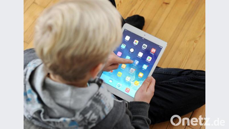 Das Jugendmedienzentrum T1 in Tannenlohe will die Kinder beim Umgang mit Medien sensibilisieren. Symbolbild: Tobias Hase/dpa