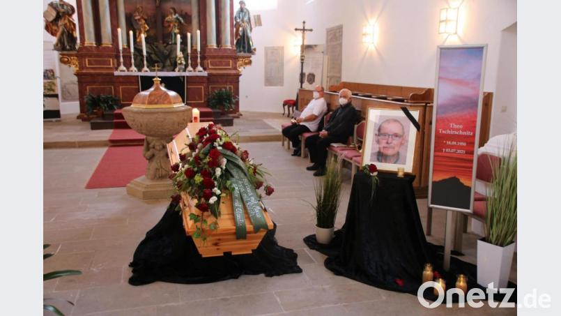 Trauergottesdienst für Theo Tschirschnitz in der Dreieinigkeitskirche in Neustadt am Kulm. Bild: sne