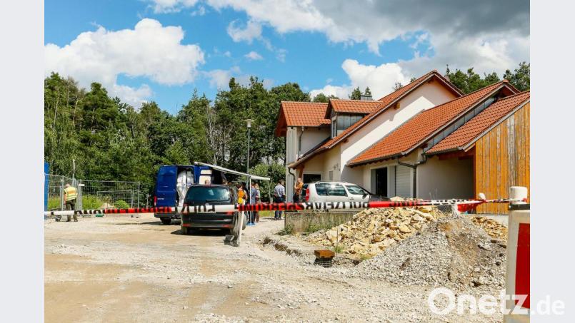 Im Juni 2020 wurden im Schwandorfer Stadtteil Büchelkühn zwei Menschen getötet. Nun muss sich der mutmaßliche Täter vor Gericht verantworten. Archivbild: Hösamer