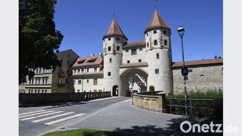 Das Nabburger Tor in Amberg, eines der beiden Stadttore. Bild: Petra Hartl