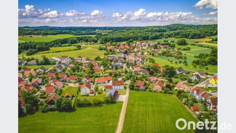 In Schwend fällt am Donnerstag, 15. Juli, der Startschuss zum Ausbau des Breitbandnetzes nach der neuen Gigabit-Richtlinie. Damit ist das Birgland die erste Gemeinde in der Oberpfalz, die dieses mit etwa 3,1 Millionen Euro geförderte Projekt in Angriff nehmen kann. Bild: Stephan Böhm