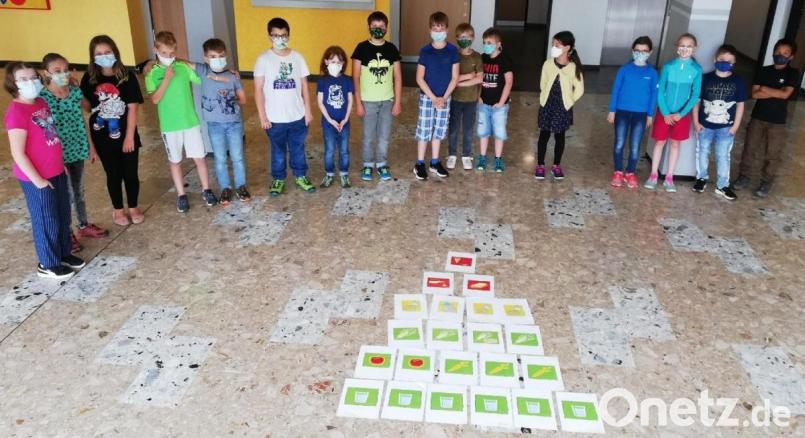 Beim Thema Ernährung setzten sich die Schüler auch mit der Ernährungspyramide auseinander. Bild: njn