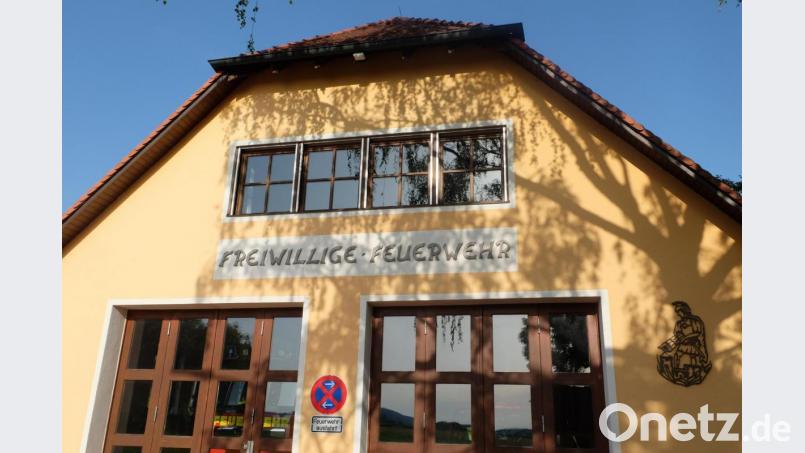 Mit 34 Jahren ist das Stullner Gemeindezentrum mit Feuerwehrtrakt und Bauhof-Werkstatt in die Jahre gekommen. Für die Umgestaltung des Sanitärbereichs soll nun ein Konzept erstellt werden. Bild: ohr