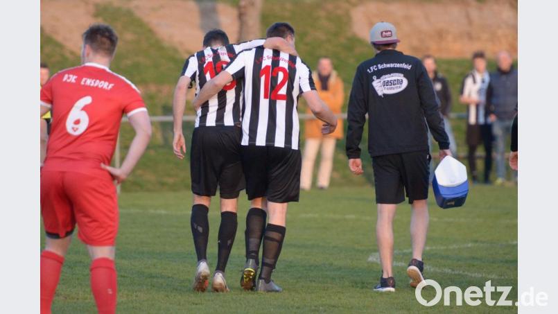 Es wird hoffentlich kein schmerzlicher Start für den 1. FC Schwarzenfeld in der neuen Umgebung. Die FC-Kicker empfangen am Freitag den TB Regenstauf im Sportpark. Bild: , ref