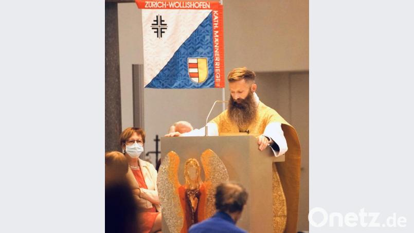 Der aus Neusorg stammende Pfarrer Karsten Riedl (47) wirkt als Stadtpfarrer in der Pfarrei St. Franziskus in Zürich. Am Wochenende feiert er in Neusorg und Pullenreuth sein 20. Priesterjubiläum. Bild: öt