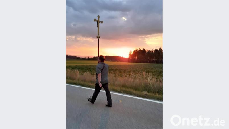 Mit dem Kreuz geht's der Sonne entgegen. Bild: lg
