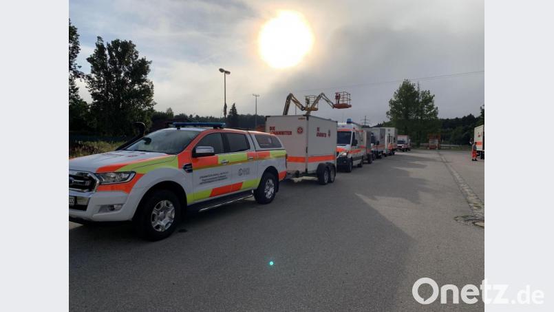 Die Johanniter aus Schwandorf und Schwarzenfeld sind am Freitagmorgen in das Hochwassergebiet Köln aufgebrochen. Bild: Johannieter Schwandorf