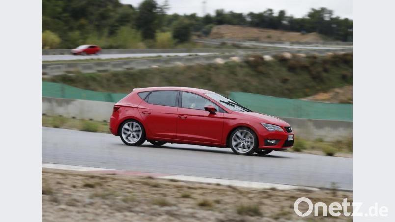 Sportlicher Spanier mit Qualitäten: Besonders die aktuelle seit 2012 gebaute Generation vom Seat Leon bekommt lobende Worte von den Prüfexperten. Bild: Rolf Klatt/dpa