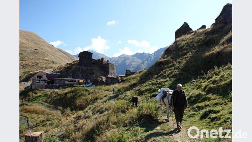Das Dorf Dano hat eine beeindruckende Lage auf einem Bergkamm. Bild: Florian Sanktjohanser/dpa