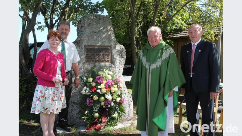 Pfarrer Martin Schultes kommt immer wieder gerne in seine Heimatpfarrei, wie hier zum Annafest 2017. Archivbild: Josef Pilfusek