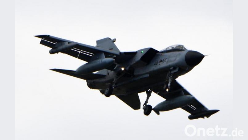 Ein Tornado der Bundeswehr düste am Dienstag im Tiefflug über den Landkreis Tirschenreuth. Symbolbild: Carsten Rehder/dpa