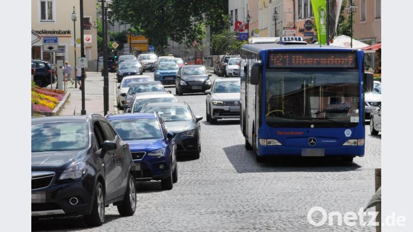 Der Bereich vom Stadtturm bis einschließlich Luitpoldplatz soll an vier Wochenenden testweise für den Autoverkehr gesperrt werden. Bild: Stephan Huber
