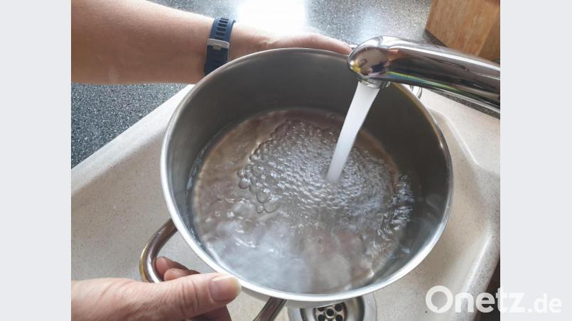 Das Gesundheitsamt hat angeordnet, dass in Tirschenreuth und den Ortsteilen vorerst das Trinkwasser sowie das Wasser für die Nahrungszubereitung abgekocht werden muss. Beprobungen haben coliforme Keime festgestellt. Symbolbild: ws