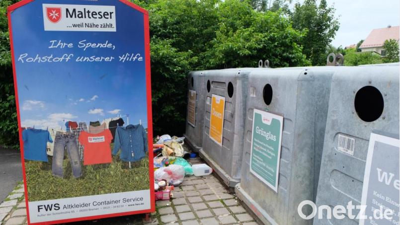 Ein unschönes Bild bietet sich den Bürgern an den Containern am Ziegelanger. Die Stadt setzt nun eine Belohnung aus, um die Umweltfrevler dingfest zu machen. Bild: Stefanie Gradl