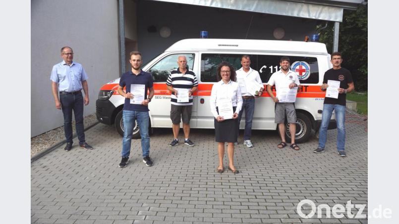 Bürgermeister Roman Schäfflers Dank galt Uwe Fraunholz, Werner Hübner, Peggy Motthes-Bayerl, Kai Wolf, Christian Kreutzer und Bernhard Wenning (von links). Bild: bkr