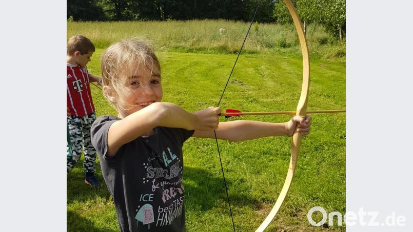 Das Bogenschießen war eine besondere Attraktion im Geschichtspark. Bild: Grundschule Waldsassen/exb