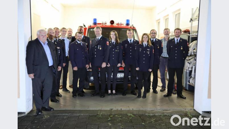 Die neu gewählte Führungsriege der Unteraicher Feuerwehr mit Bürgermeister Johann Wilhelm und Kreisbrandmeister Günther Ponnath (links) zeigt unser Bild. Bild: akp