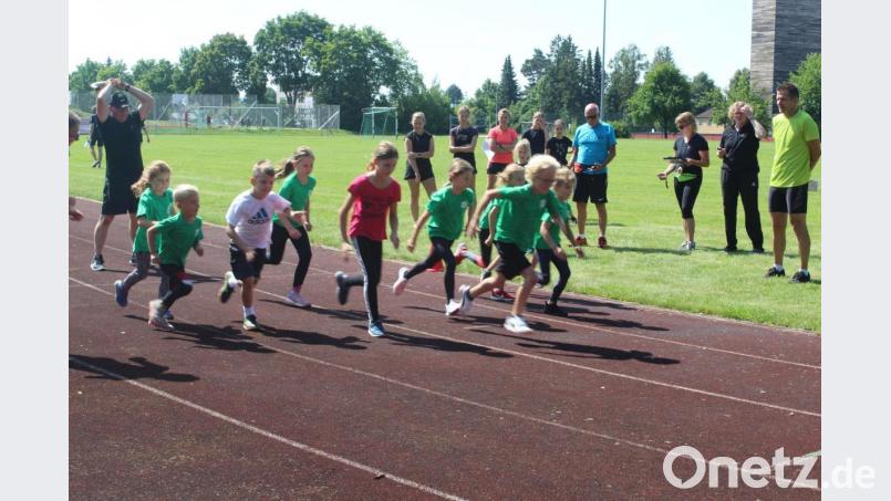 Mehr als 60 Sportler gingen beim Tag des Sportabzeichens an den Start. Bild: Julia Ritter/exb