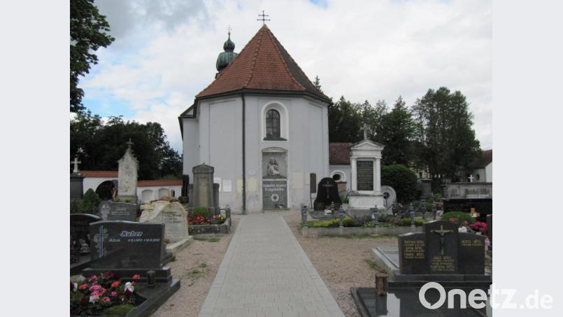Die Friedhofsgebühren in Hirschau werden angepasst. Die letzte Erhöhung erfolgte 2017. Die Pflege des Areals ist kostenintensiv, hieß es im Stadtrat. Bild: fg
