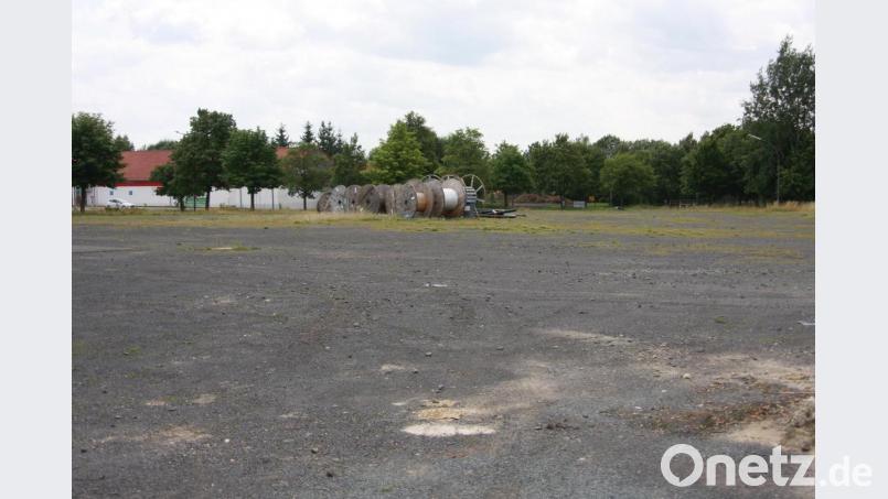 Der ehemalige Festplatz (Bild) an der Egerstraße in Wiesau ist verkauft. Der Bebauungsplan und die Änderung des Flächennutzungsplanes waren Themen einer Sitzung des Wiesauer Gemeinderates. Bild: wro