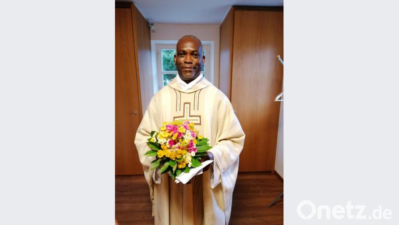 30 Jahre Priester: Pfarrer Dr. Charles Ugochukwu Nwamiro ist seit 1. September Pfarrvikar in der Pfarrgemeinschaft Hausen-Hohenkemnath. Bild: aun
