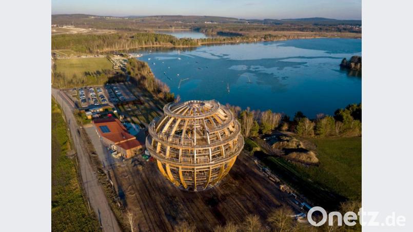 In der Nähe der Erlebnis-Holzkogel am Steinberger See fällt der Grund unter Wasser steil ab. Die Wasserwacht spricht von einer trügerischen Stelle. Bild: inMotion PARK Seenland GmbH