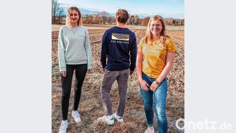 Noch bis zum 15. August können die neuen Vereinspullover, T-Shirts und Funktions-Shirts bestellt werden. Die nächste Bestellung ist erst zum Jahreswechsel wieder möglich. Bild: Michael Schornbaum/exb