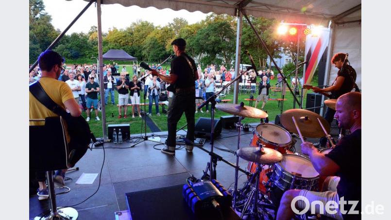 Spider-Murphy-Musik kam an beim Weidener Publikum. Bild: Kunz
